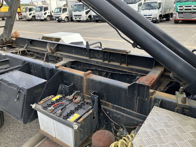 三菱ふそうファイターコンテナ専用車中型（4t）[写真13]