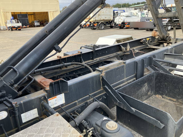 三菱ふそうファイターコンテナ専用車中型（4t）[写真14]