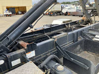 三菱ふそうファイターコンテナ専用車中型（4t）[写真14]