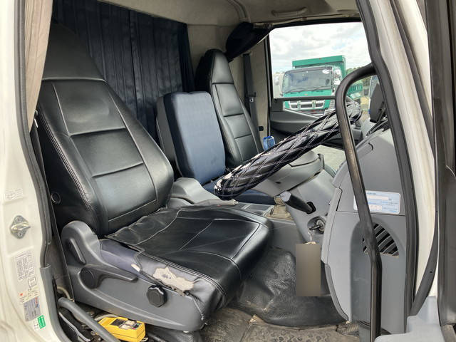 三菱ふそうファイターコンテナ専用車中型（4t）[写真28]