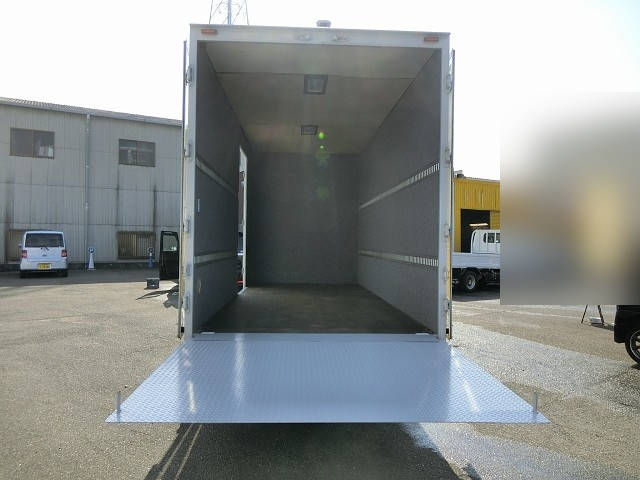 いすゞエルフアルミバン小型（2t・3t）[写真10]