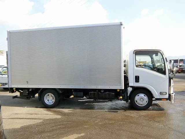 いすゞエルフアルミバン小型（2t・3t）[写真07]