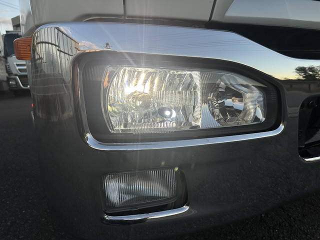 UDトラックスコンドルコンテナ専用車増トン（6t・8t）[写真24]