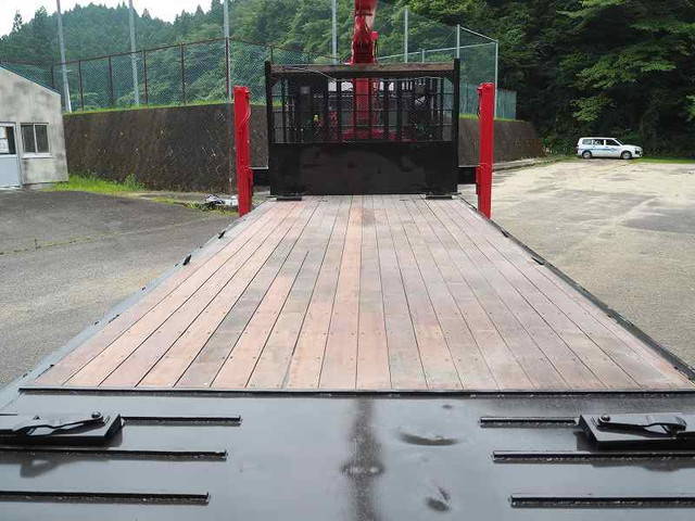 UDトラックスコンドルセルフクレーン4段増トン（6t・8t）[写真10]