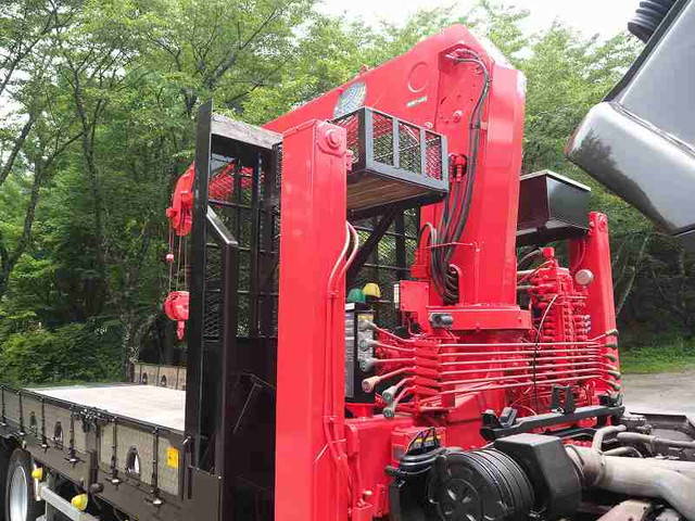 UDトラックスコンドルセルフクレーン4段増トン（6t・8t）[写真17]