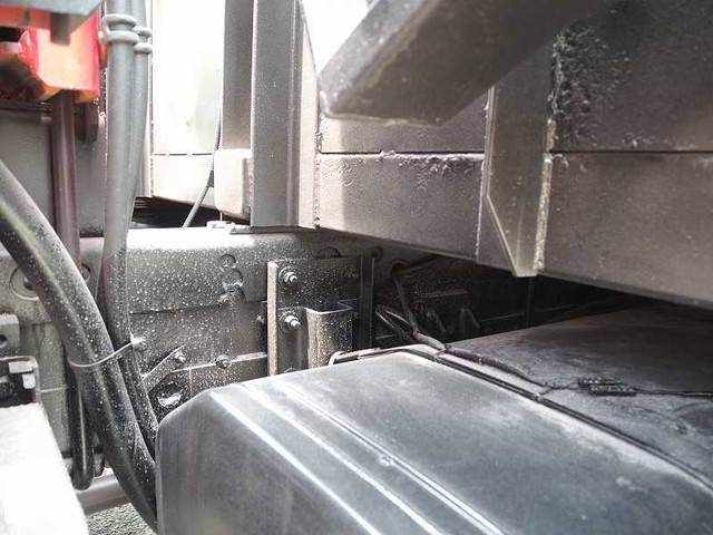 UDトラックスコンドルセルフクレーン4段増トン（6t・8t）[写真32]