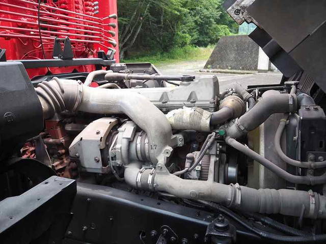 UDトラックスコンドルセルフクレーン4段増トン（6t・8t）[写真34]