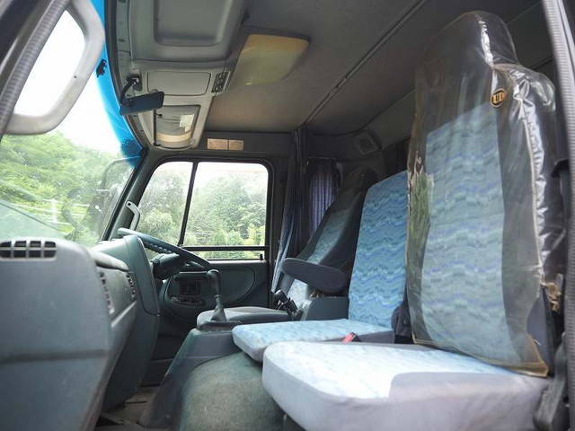 UDトラックスコンドルセルフクレーン4段増トン（6t・8t）[写真35]