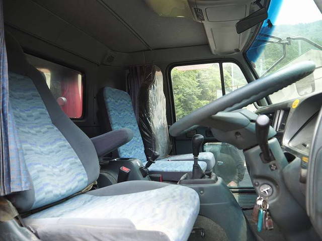 UDトラックスコンドルセルフクレーン4段増トン（6t・8t）[写真36]