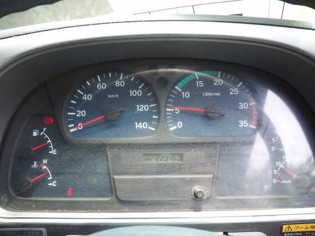 UDトラックスコンドルセルフクレーン4段増トン（6t・8t）[写真39]