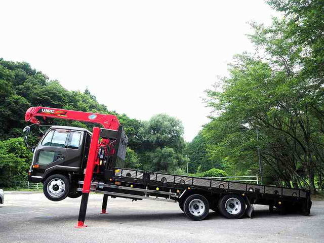 UDトラックスコンドルセルフクレーン4段増トン（6t・8t）[写真05]