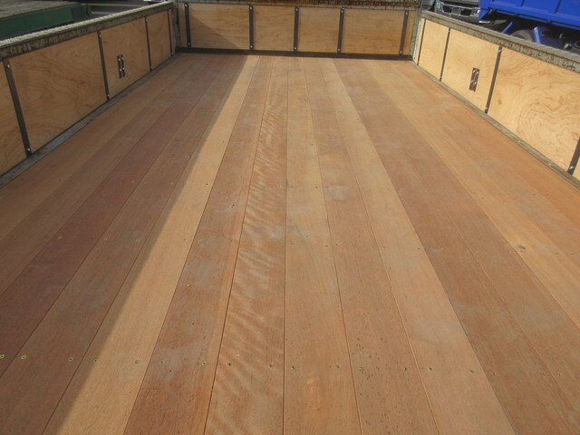 三菱ふそうキャンタークレーン4段小型（2t・3t）[写真11]