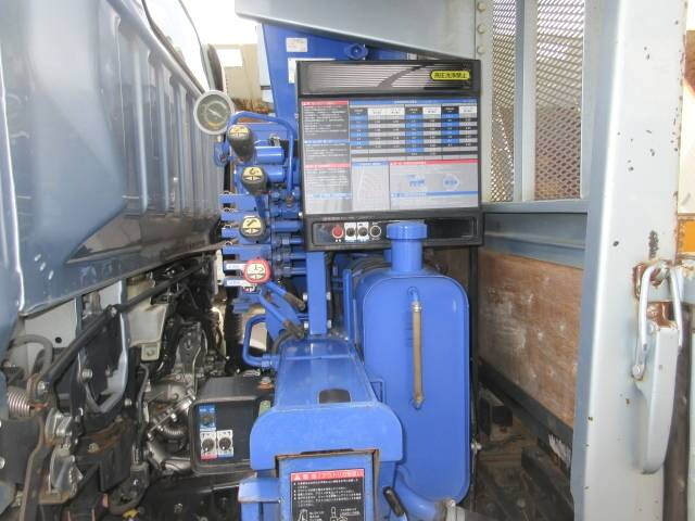 三菱ふそうキャンタークレーン4段小型（2t・3t）[写真15]