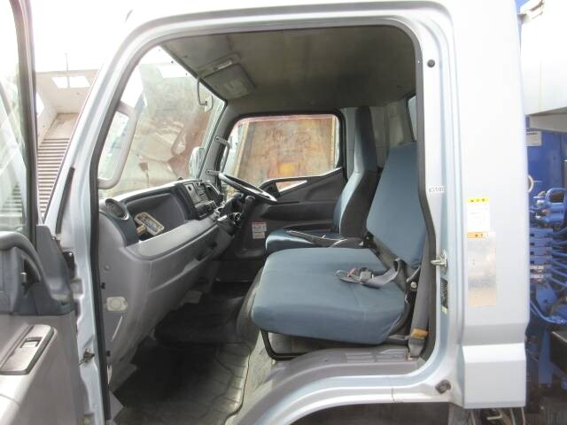 三菱ふそうキャンタークレーン4段小型（2t・3t）[写真25]