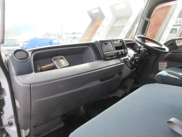 三菱ふそうキャンタークレーン4段小型（2t・3t）[写真26]