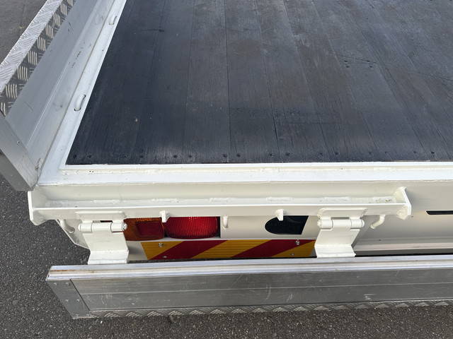 日野レンジャーセルフクレーン3段中型（4t）[写真09]