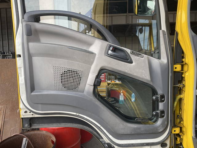 いすゞフォワードクレーン4段中型（4t）[写真26]