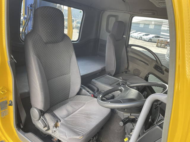 いすゞフォワードクレーン4段中型（4t）[写真31]