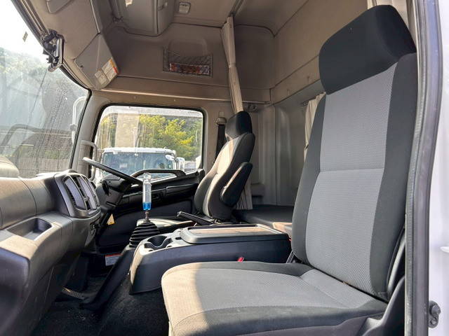 日野レンジャーアルミウイング中型（4t）[写真11]