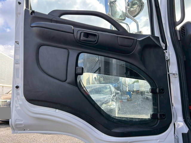 日野レンジャーアルミウイング中型（4t）[写真13]