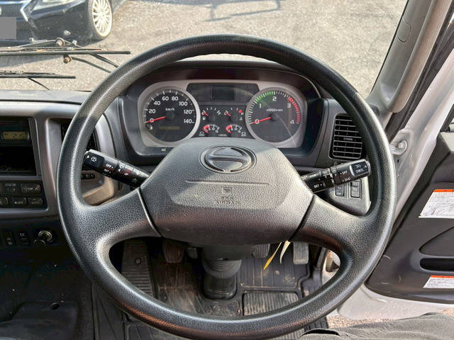 日野レンジャーアルミウイング中型（4t）[写真18]