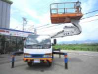 いすゞエルフ高所作業車小型（2t・3t）[写真01]