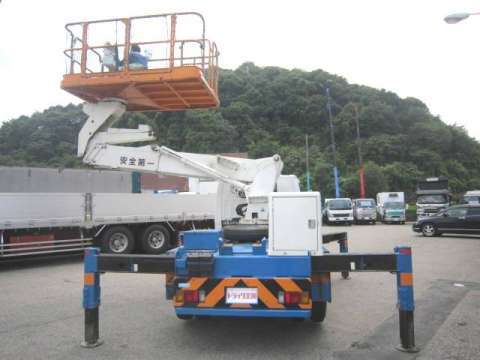 いすゞエルフ高所作業車小型（2t・3t）[写真02]