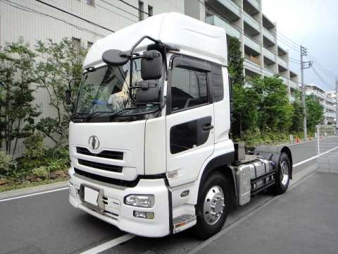 UDトラックスクオントレーラーヘッド（トラクターヘッド）大型（10t）[写真01]