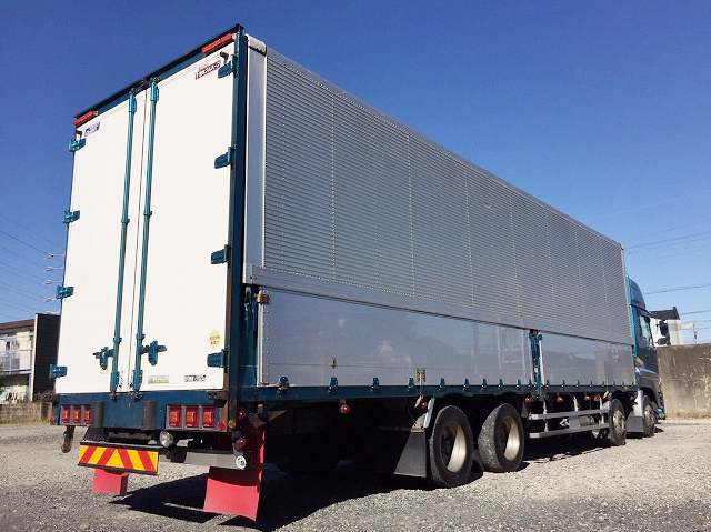 UDトラックスクオンアルミウイング大型（10t）[写真02]