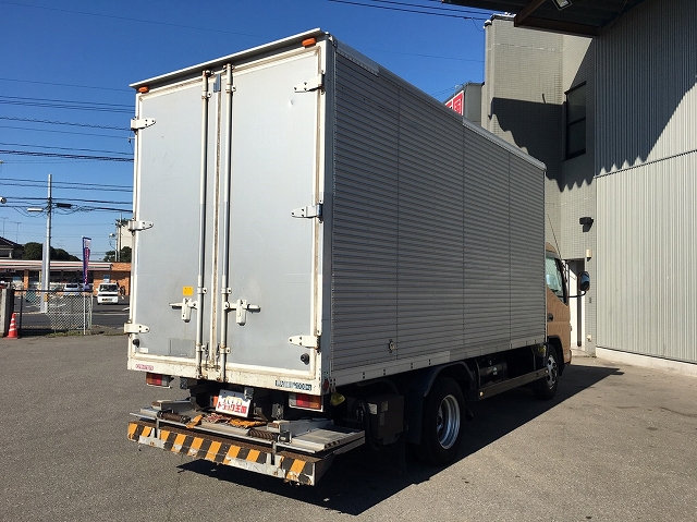 三菱ふそうキャンターアルミバン小型（2t・3t）[写真02]