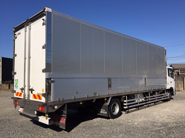 UDトラックスコンドルアルミウイング増トン（6t・8t）[写真02]