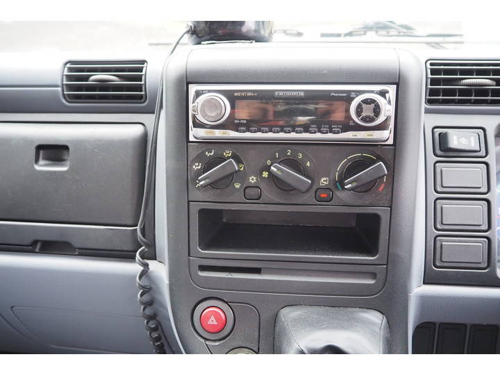 三菱ふそうキャンターセーフティクレーン3段小型（2t・3t）[写真37]