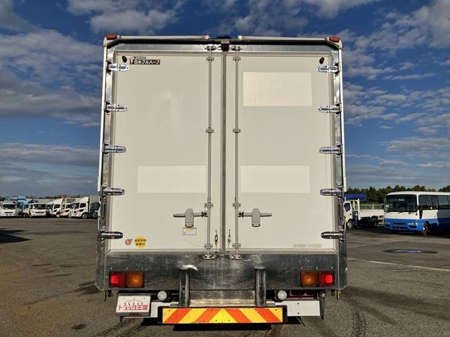 いすゞフォワード冷蔵冷凍ウイング増トン（6t・8t）[写真10]