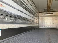 いすゞフォワード冷蔵冷凍ウイング増トン（6t・8t）[写真14]