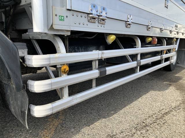 いすゞフォワード冷蔵冷凍ウイング増トン（6t・8t）[写真21]