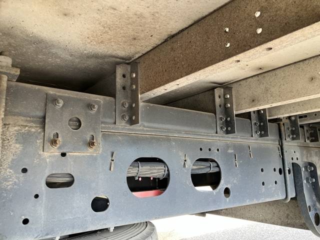 いすゞフォワード冷蔵冷凍ウイング増トン（6t・8t）[写真24]