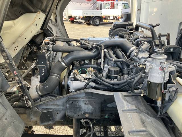 いすゞフォワード冷蔵冷凍ウイング増トン（6t・8t）[写真26]