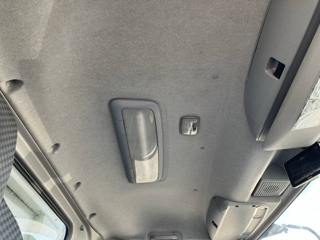 いすゞフォワード冷蔵冷凍ウイング増トン（6t・8t）[写真35]