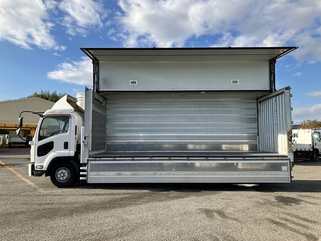 いすゞフォワード冷蔵冷凍ウイング増トン（6t・8t）[写真06]