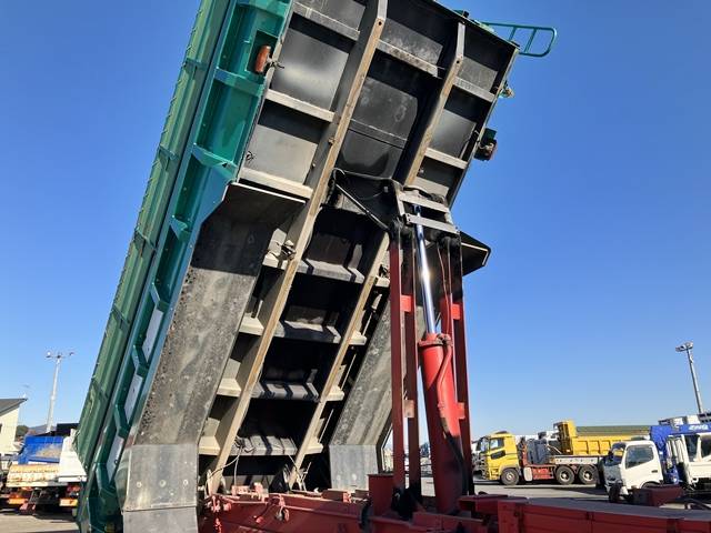 いすゞギガダンプ大型（10t）[写真17]