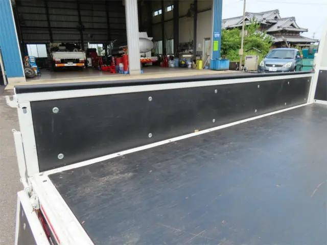 日産アトラス平ボディ小型（2t・3t）[写真19]