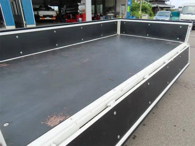 日産アトラス平ボディ小型（2t・3t）[写真22]