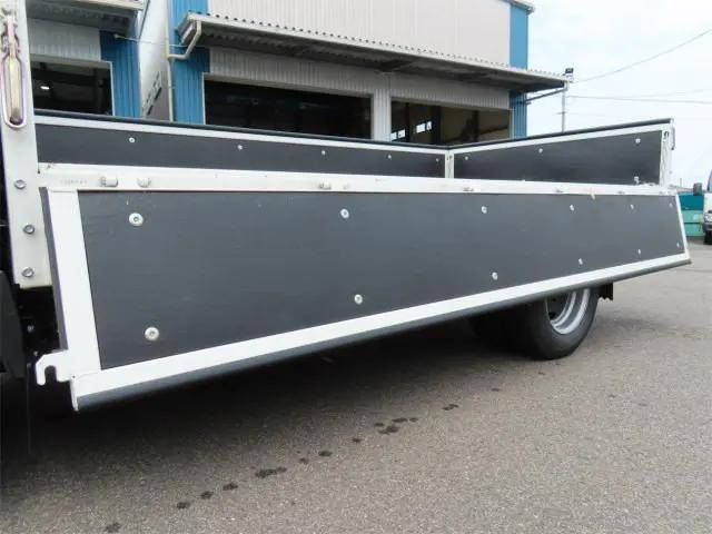 日産アトラス平ボディ小型（2t・3t）[写真23]