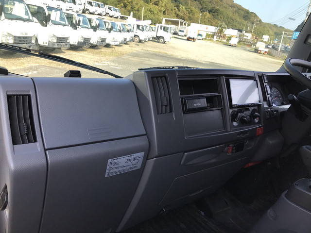 いすゞエルフパネルバン小型（2t・3t）[写真30]