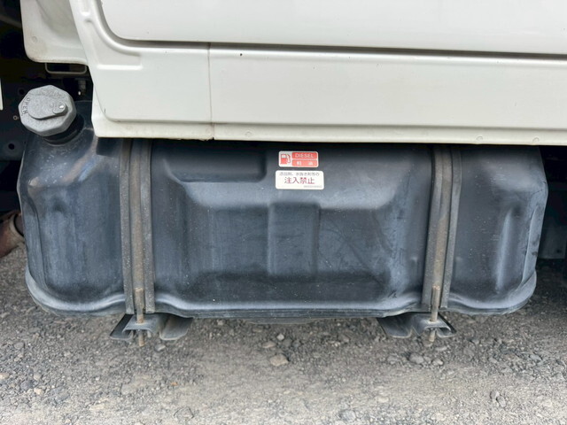 いすゞエルフダブルキャブ（Wキャブ）小型（2t・3t）[写真18]