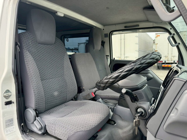 いすゞエルフダブルキャブ（Wキャブ）小型（2t・3t）[写真28]