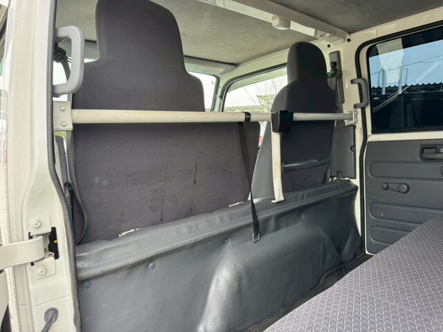いすゞエルフダブルキャブ（Wキャブ）小型（2t・3t）[写真33]