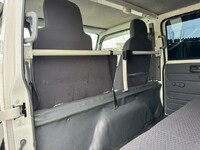 いすゞエルフダブルキャブ（Wキャブ）小型（2t・3t）[写真34]