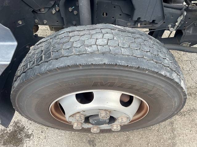 三菱ふそうキャンター平ボディ小型（2t・3t）[写真18]