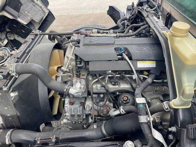 三菱ふそうキャンター平ボディ小型（2t・3t）[写真21]